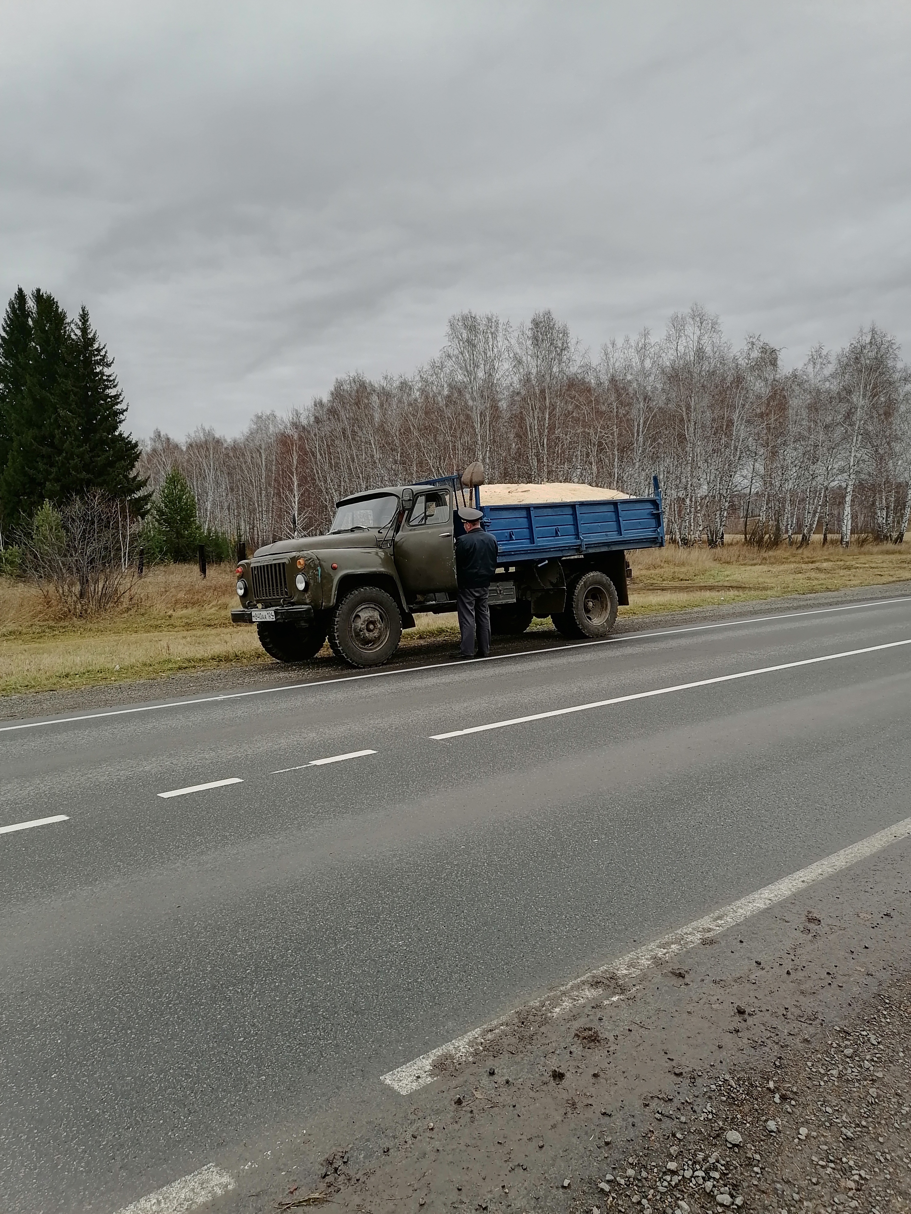 Проведены рейдовые мероприятия на автомобильной дороге Уяр-Заозерный